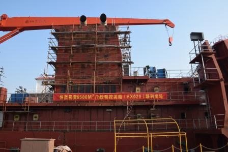 江蘇海新重工熱烈慶祝4艘船舶同日下水、出塢